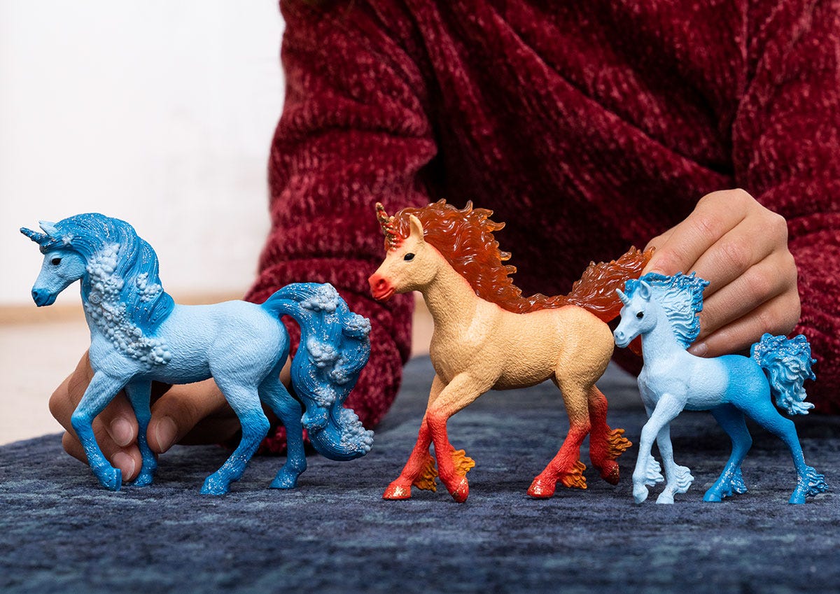 Elementa Fire Unicorn Stallion - Image 2