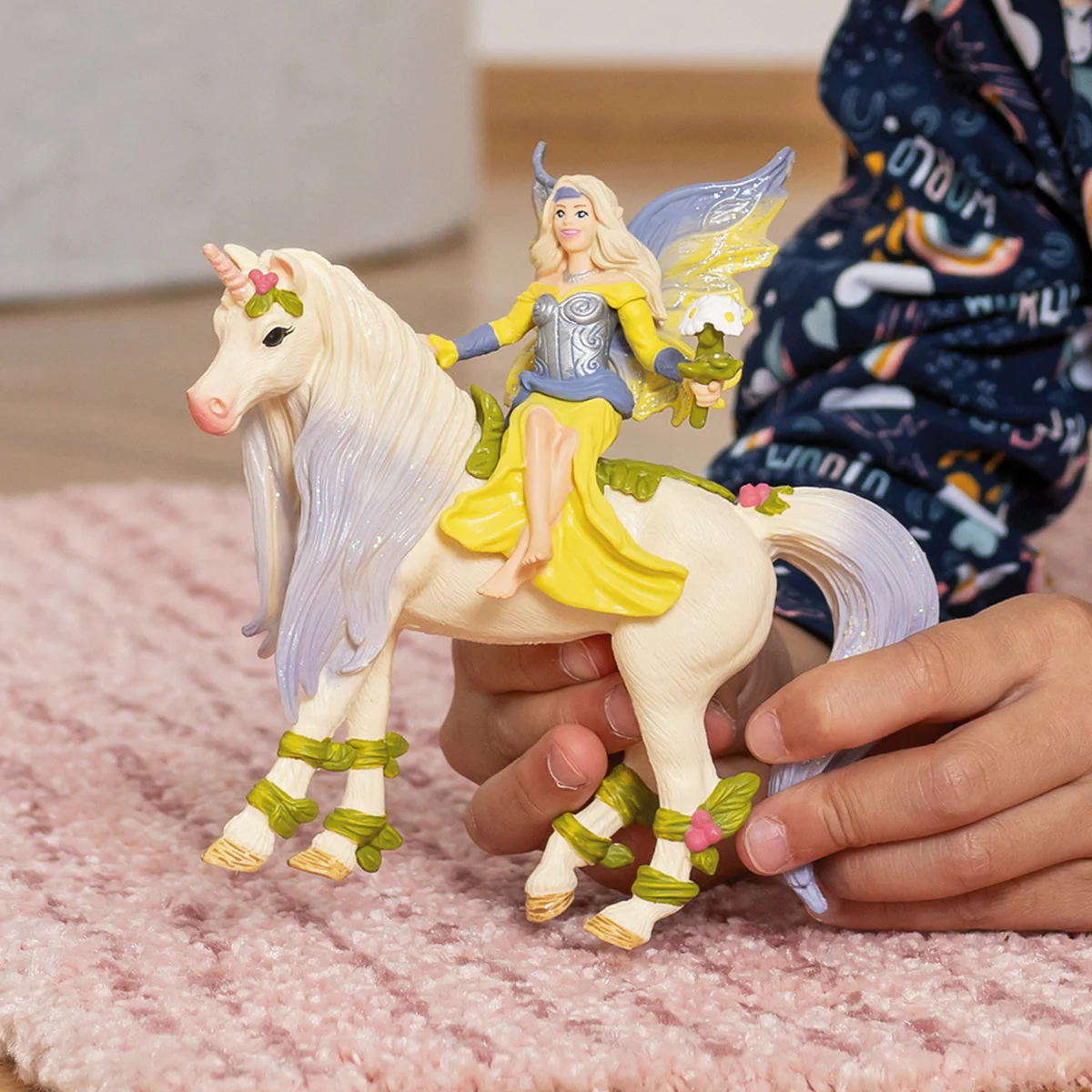 Fairy Sera with blossom unicorn - Image 2