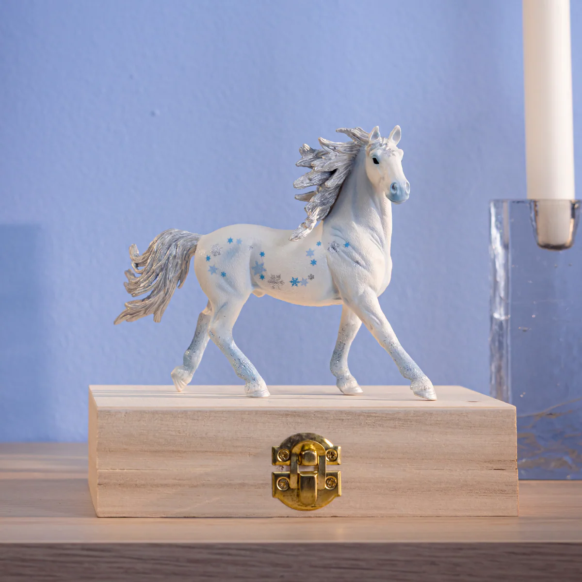 Frosty Christmas Horse - Image 2
