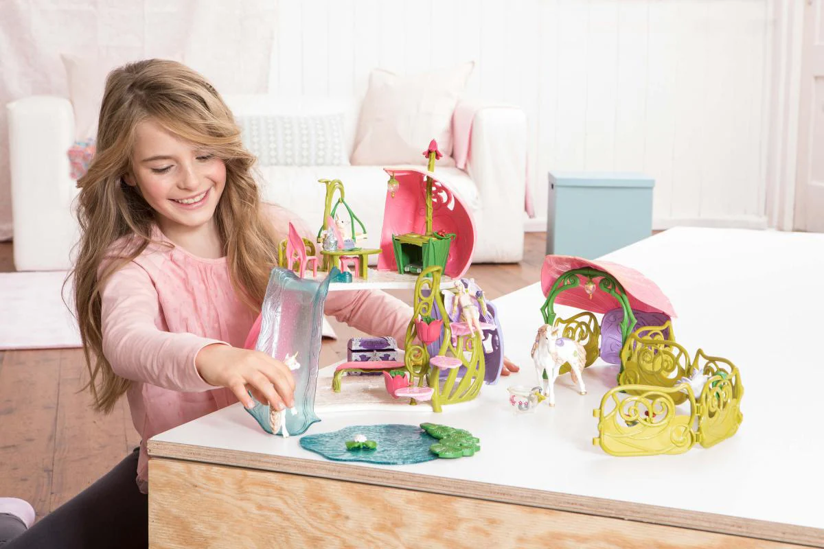 Glittering flower house with unicorns, lake and stable - Image 11