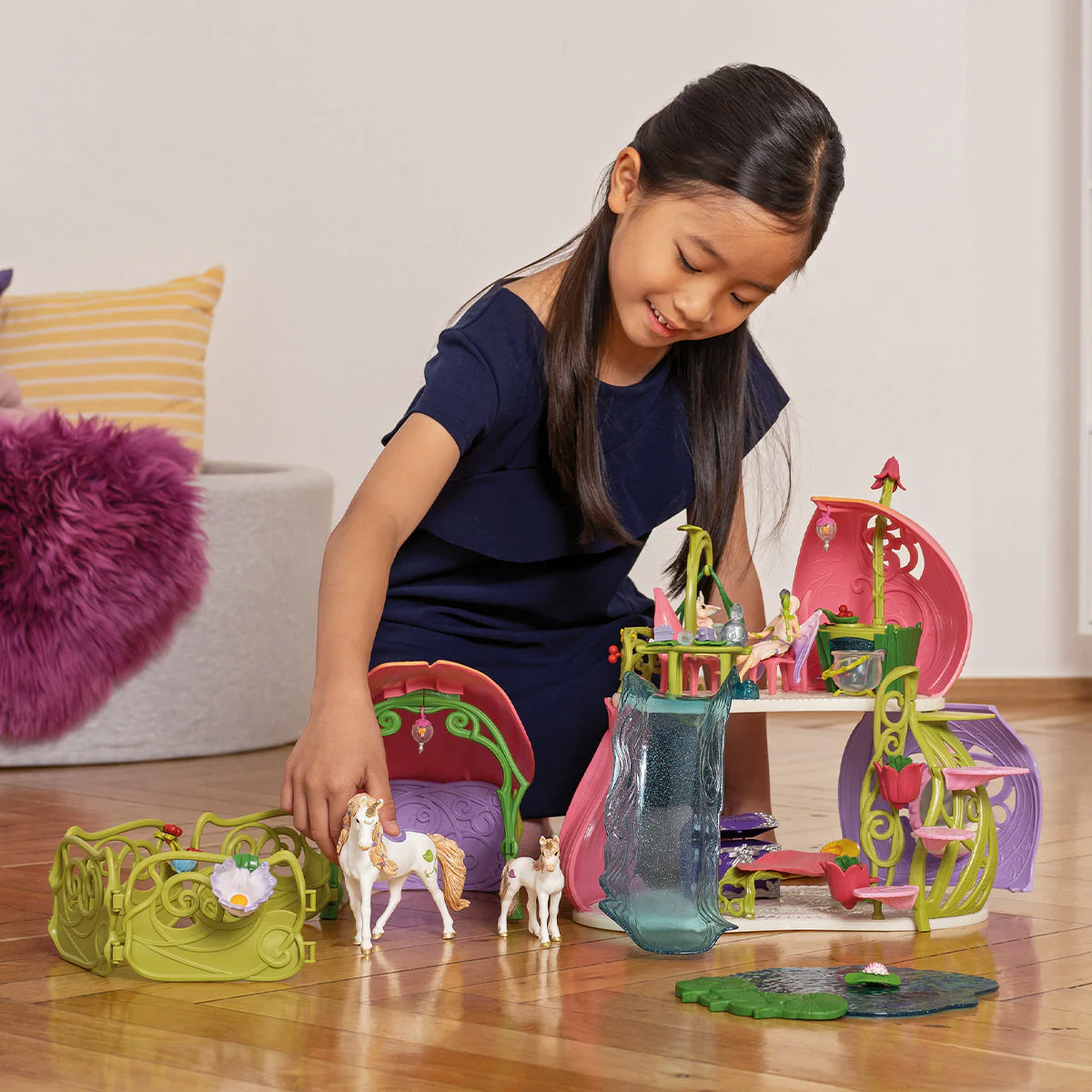 Glittering flower house with unicorns, lake and stable - Image 2