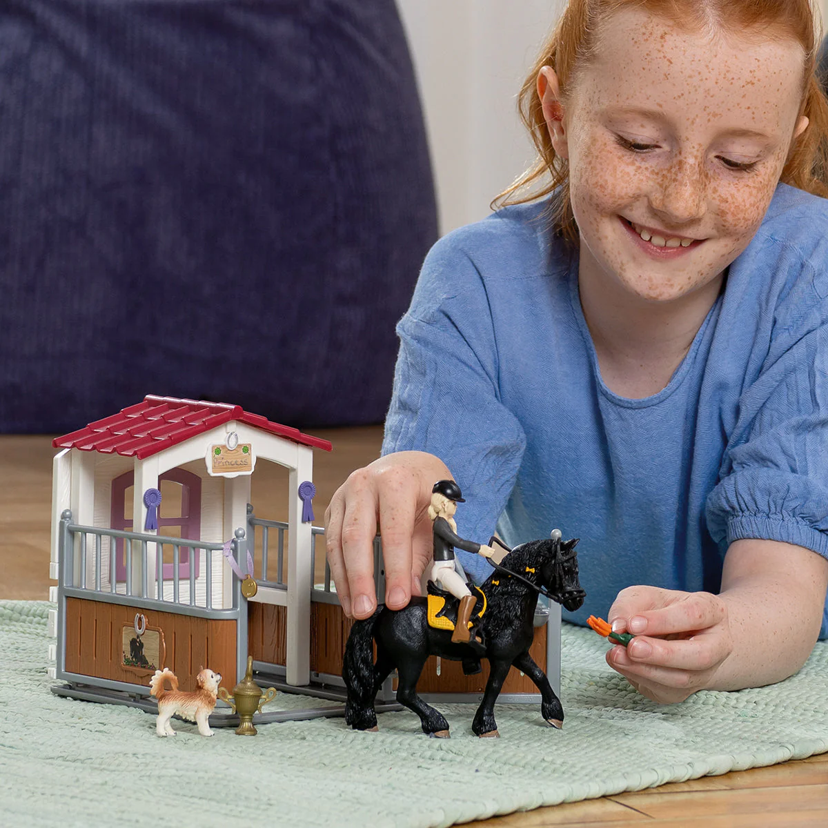 Horse Box with HORSE CLUB Tori & Princess - Image 2